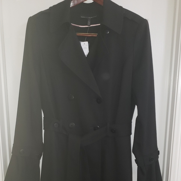 White House Black Market flirty trench coat - Picture 4 of 7